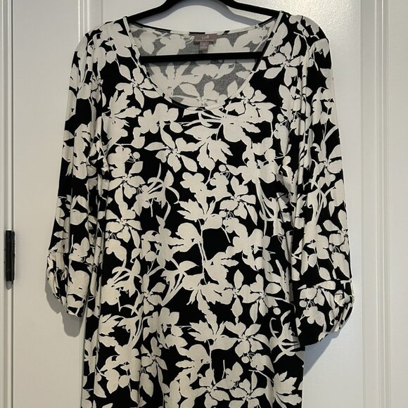 J. Jill Black White Floral Tunic - Picture 1 of 3